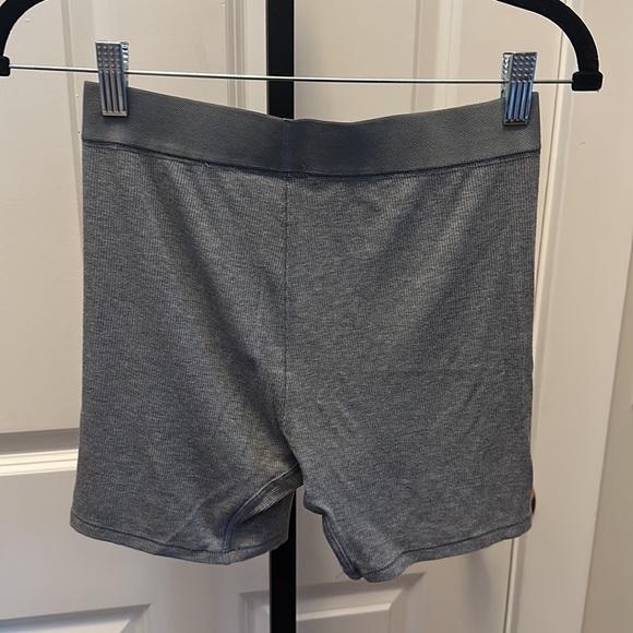 SKIMS SOFT LOUNGE BOXERS in Heather Grey NEW - Picture 8 of 8